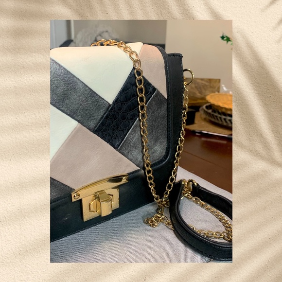 Vieta Convertible Crossbody Bag with chain strap black/white/beige - Picture 3 of 13